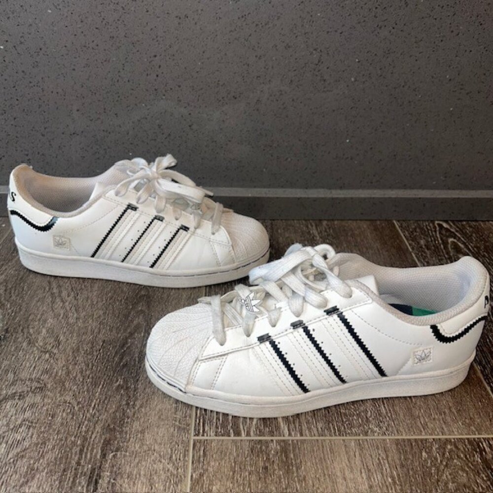 Adidas Superstar Mens Size 5.5 White Black 2021 Smoke Cloud - Picture 2 of 8